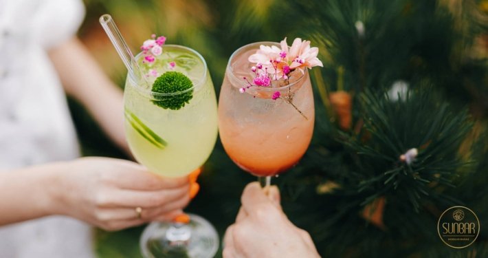 Mobilus baras - Šampano piramidė nuo 150€ - Barmenai - Kaljanų nuoma