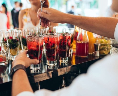 TOP 10 geriausių kokteilių mobiliame bare